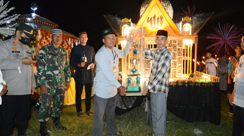 Jelang Malam Idul Adha, Camat Hinai Melepas Pawai Takbir dan Festival Miniatur